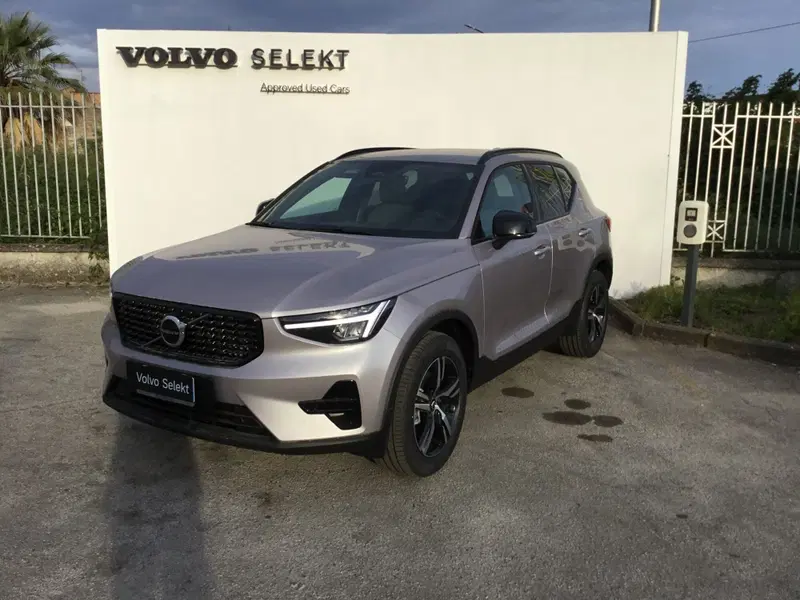 Volvo XC40 nuova a Napoli