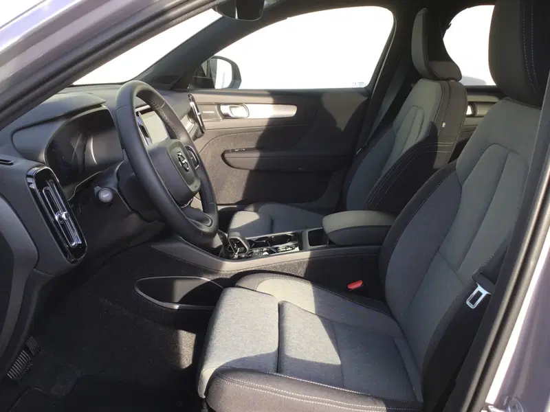 Volvo XC40 nuova a Napoli (13)
