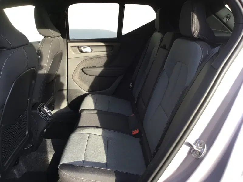 Volvo XC40 nuova a Napoli (14)