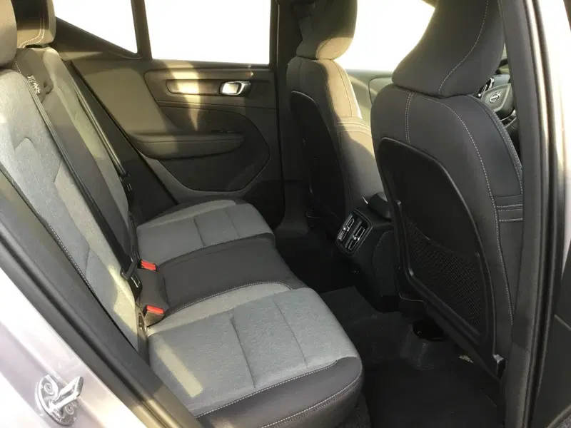 Volvo XC40 nuova a Napoli (17)
