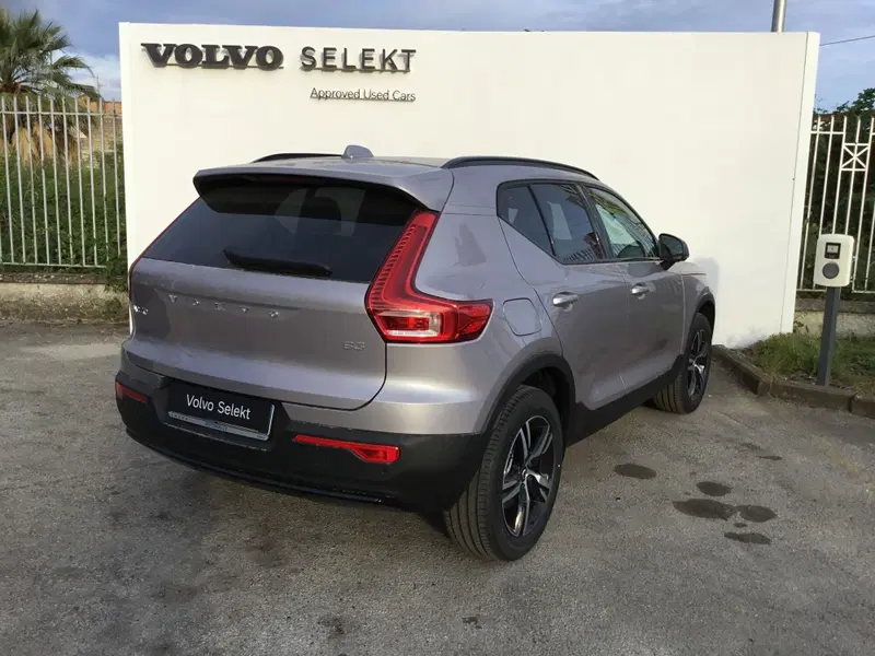 Volvo XC40 nuova a Napoli (3)