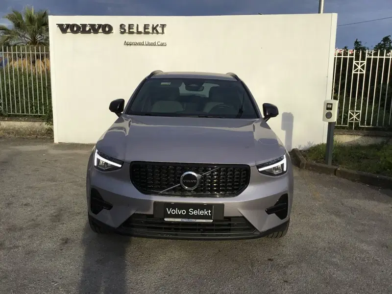 Volvo XC40 nuova a Napoli (6)
