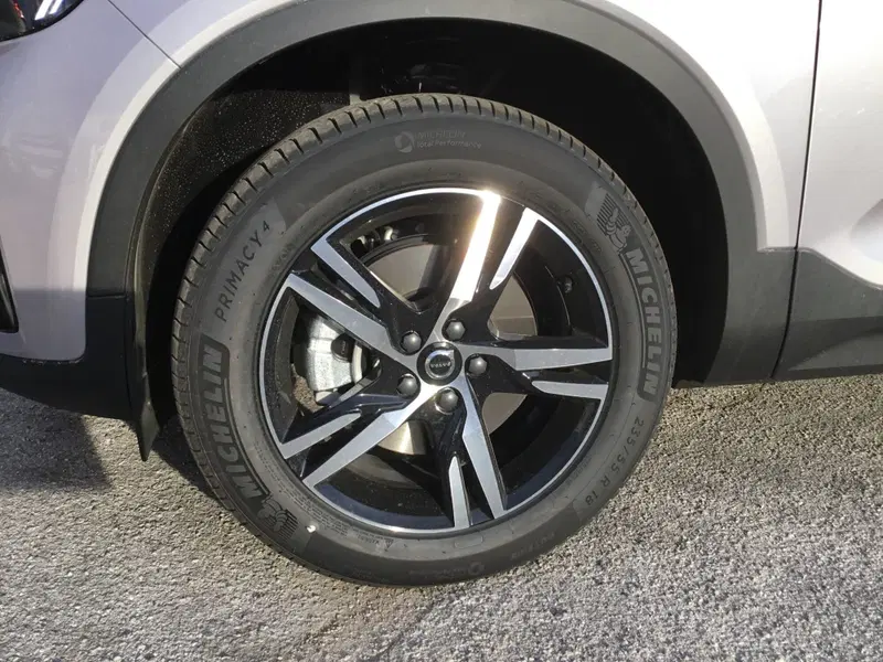 Volvo XC40 nuova a Napoli (9)