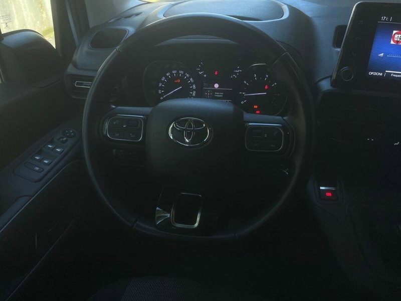 Toyota Proace City Verso usata a Lecco (14)