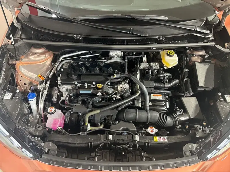 Toyota Aygo X nuova a Lecco (16)