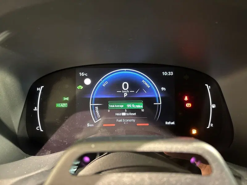 Toyota Aygo X nuova a Lecco (9)