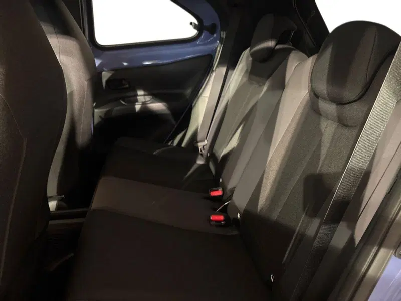 Toyota Aygo X nuova a Sondrio (11)