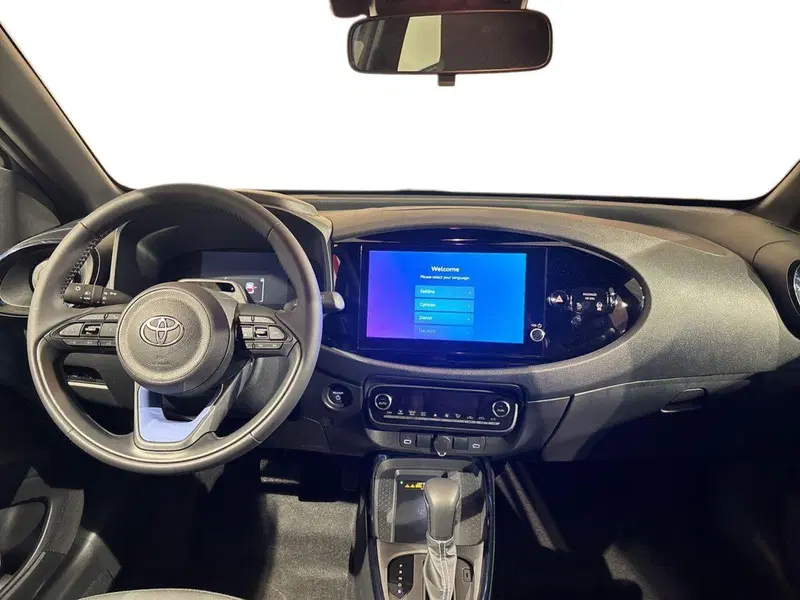 Toyota Aygo X nuova a Sondrio (8)