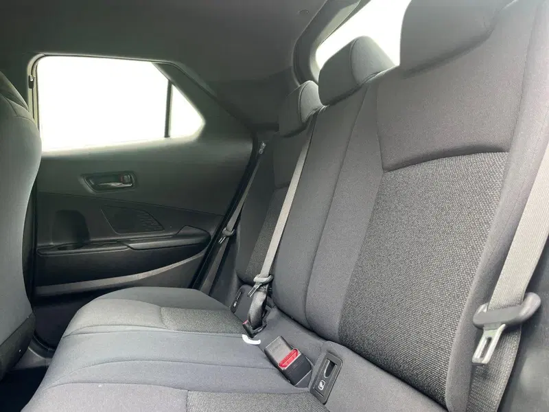 Toyota Toyota C-HR nuova a Lecco (11)