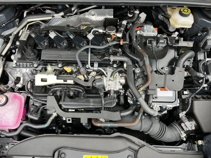 Toyota Toyota C-HR nuova a Lecco (17)
