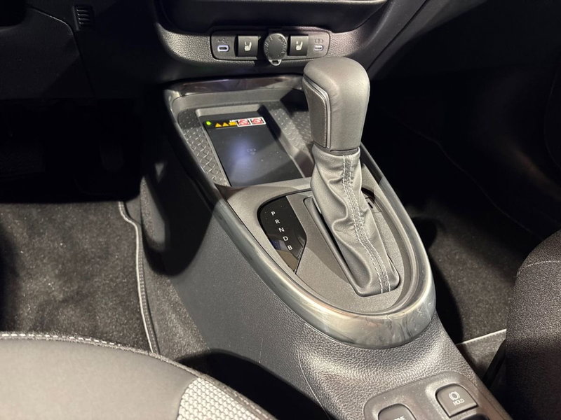 Toyota Aygo X nuova a Sondrio (13)