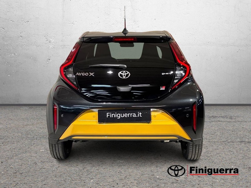 Toyota Aygo X nuova a Sondrio (3)
