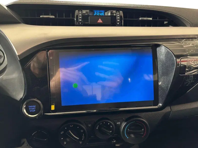 Toyota Hilux nuova a Lecco (13)