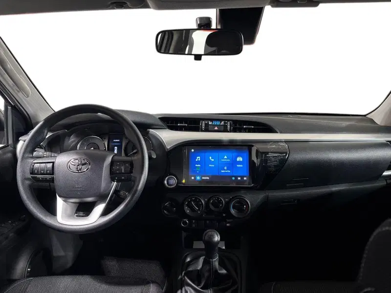 Toyota Hilux nuova a Lecco (8)