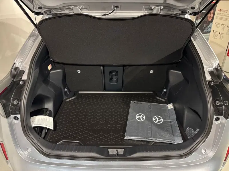 Toyota Yaris Cross nuova a Lecco (13)