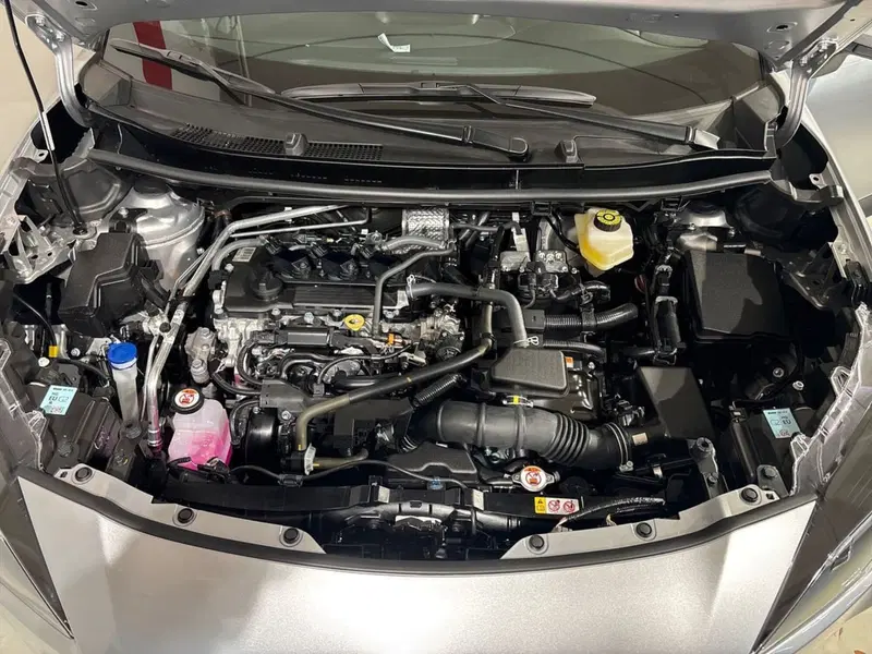 Toyota Yaris Cross nuova a Lecco (15)