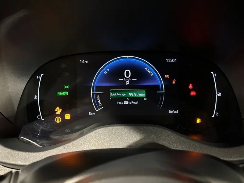 Toyota Yaris Cross nuova a Lecco (9)