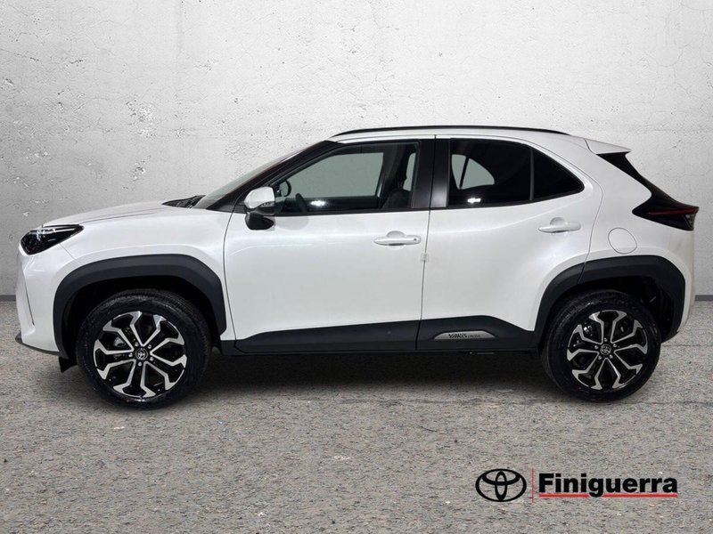 Toyota Yaris Cross nuova a Lecco (6)