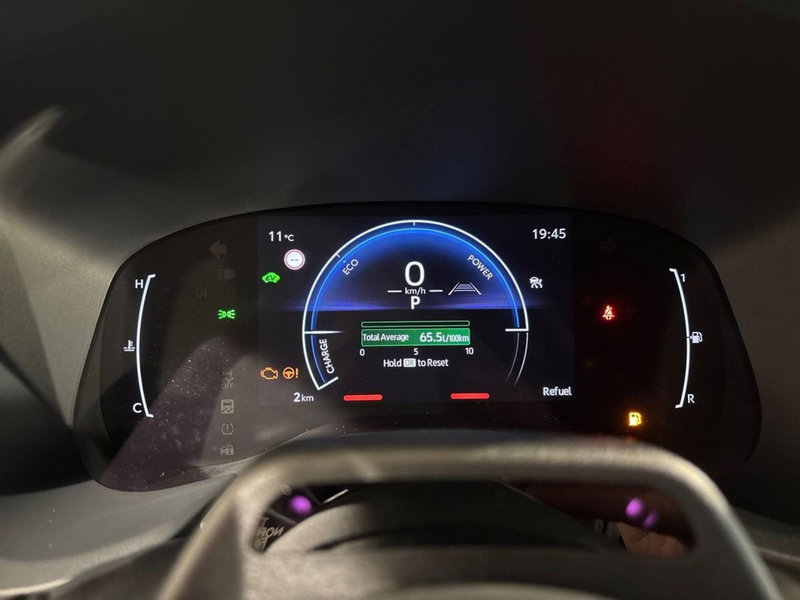 Toyota Aygo X nuova a Lecco (9)