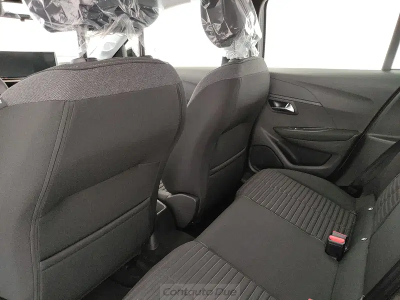 Peugeot 208 nuova a Caserta (15)