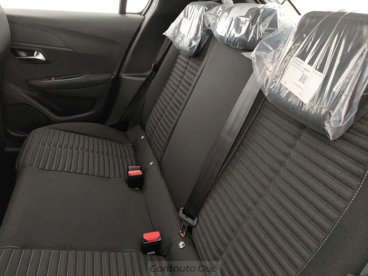 Peugeot 208 nuova a Caserta (16)