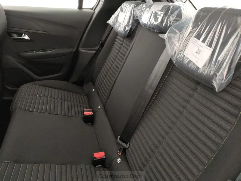 Peugeot 208 nuova a Caserta (16)
