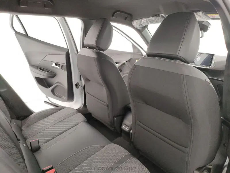 Peugeot 2008 nuova a Caserta (13)