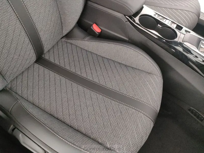 Peugeot 2008 nuova a Caserta (15)