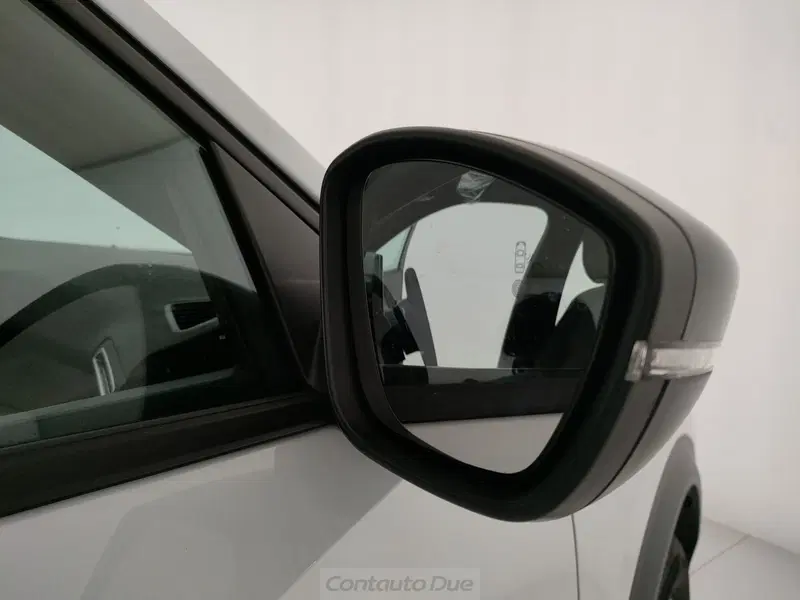 Peugeot 2008 nuova a Caserta (17)