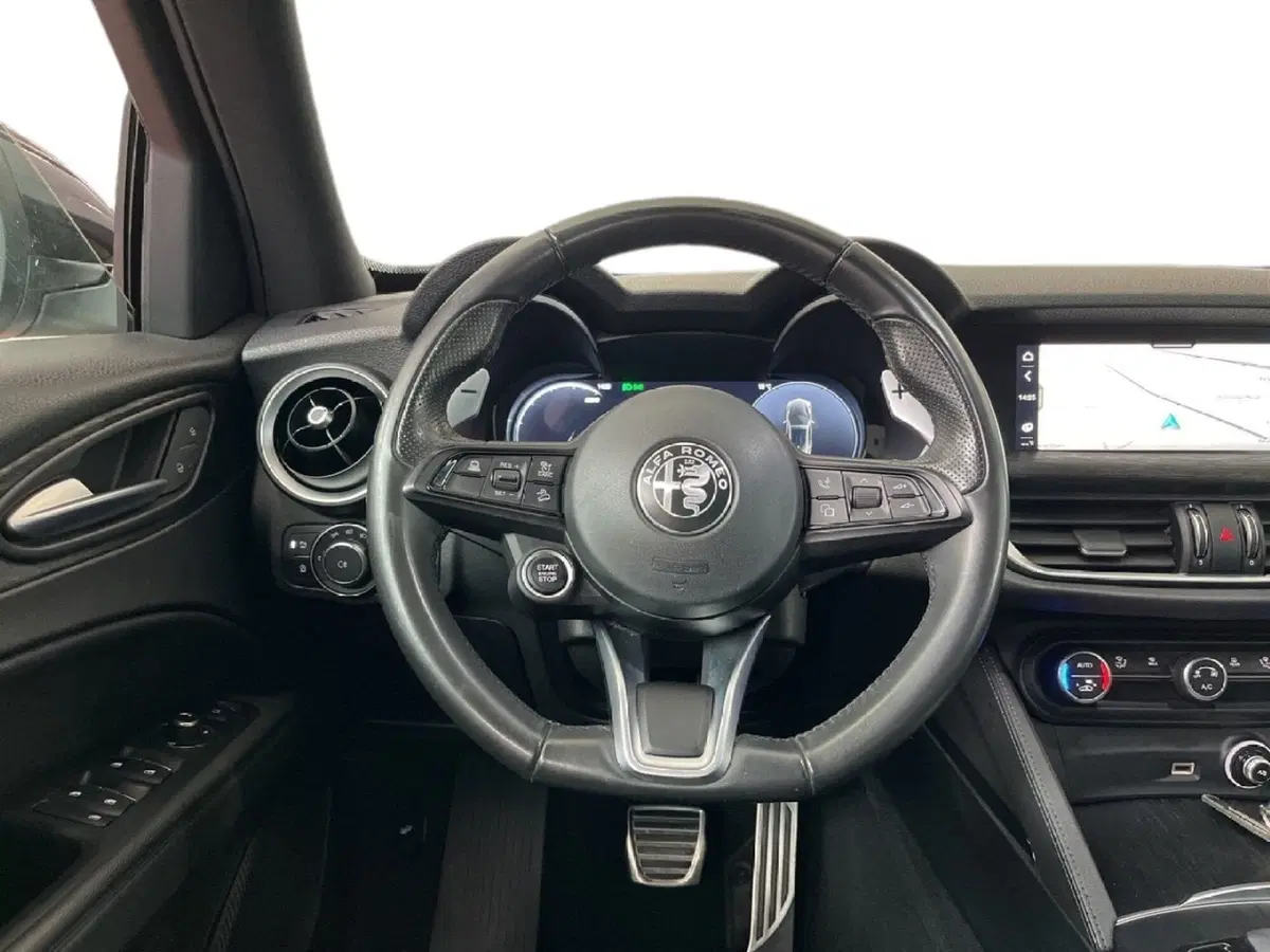 Alfa Romeo Stelvio usata a Torino (11)