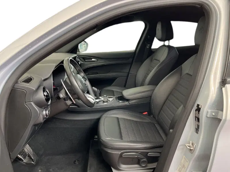 Alfa Romeo Stelvio usata a Torino (9)