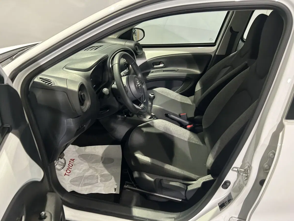 Toyota Aygo X usata a Milano (11)