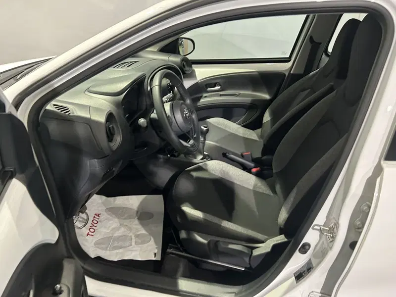 Toyota Aygo X usata a Milano (11)