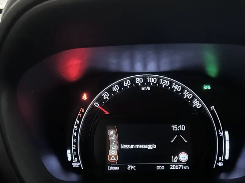 Toyota Aygo X usata a Milano (9)