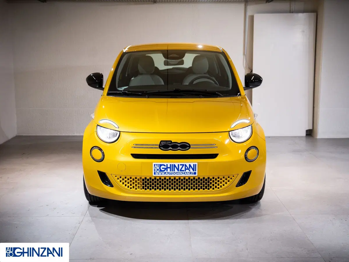 Fiat 500 nuova a Bergamo (4)