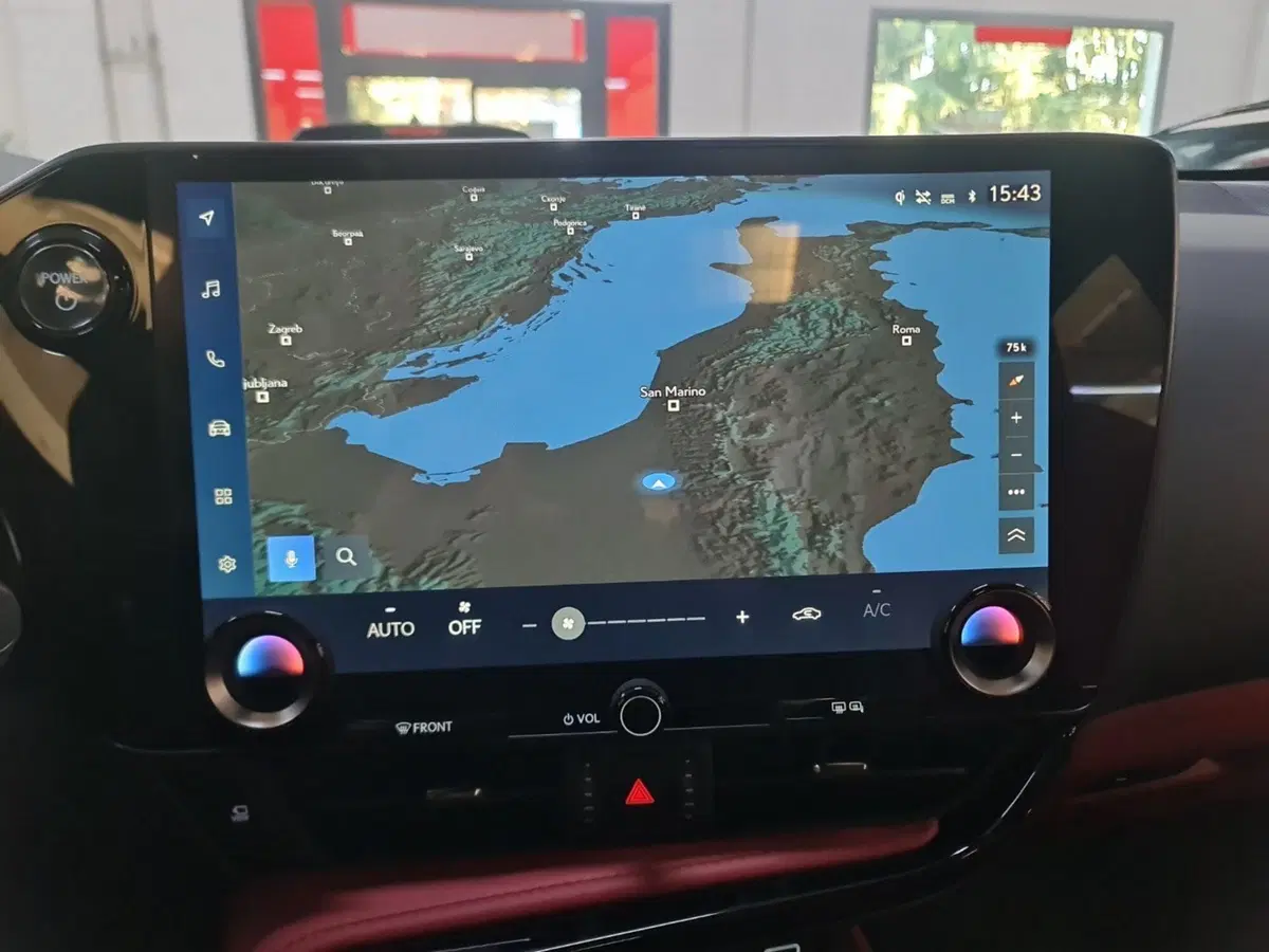 Lexus NX usata a Modena (11)