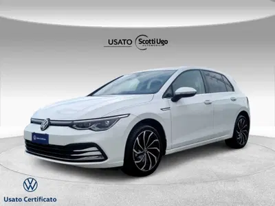 Volkswagen Golf 2.0 TDI SCR Style del 2023 usata a Sinalunga