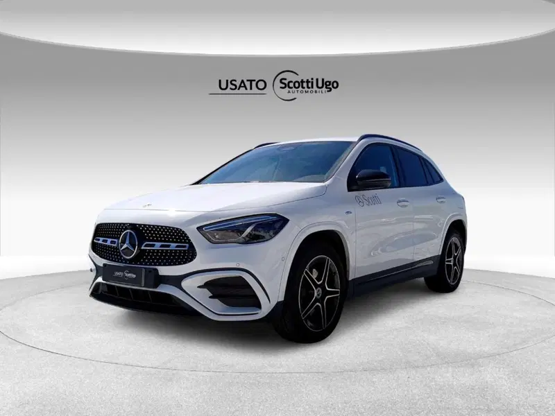 Mercedes-Benz GLA SUV usata a Siena