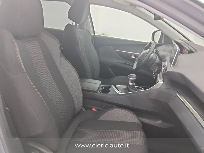 Peugeot 5008 usata a Como (3)
