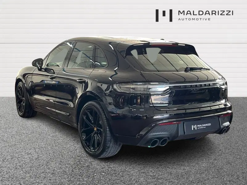 Porsche Macan usata a Bari (4)