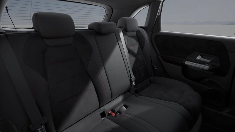 Mercedes-Benz Classe B nuova a Milano (5)