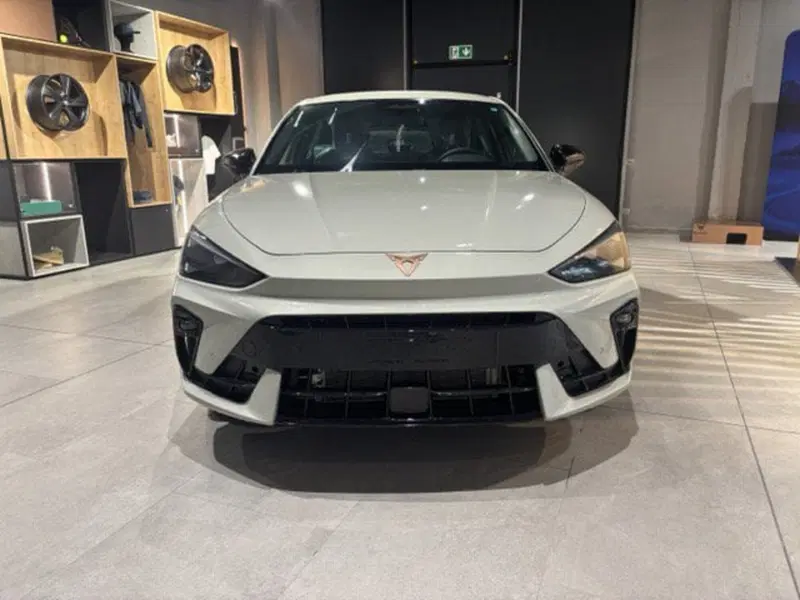 Cupra Leon nuova a Ferrara (2)