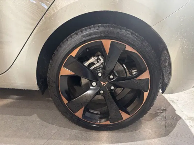 Cupra Leon nuova a Ferrara (8)