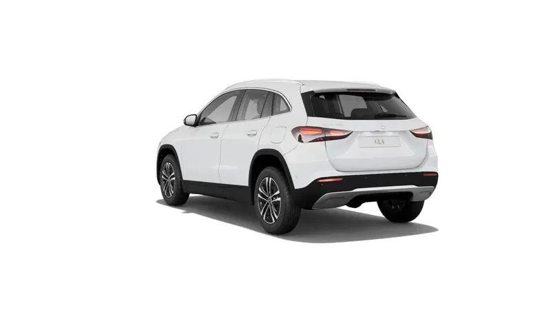 Mercedes-Benz GLA SUV nuova a Milano (3)