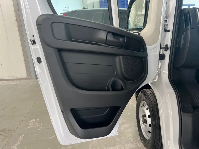 Peugeot Boxer Furgone nuova a Bari (13)