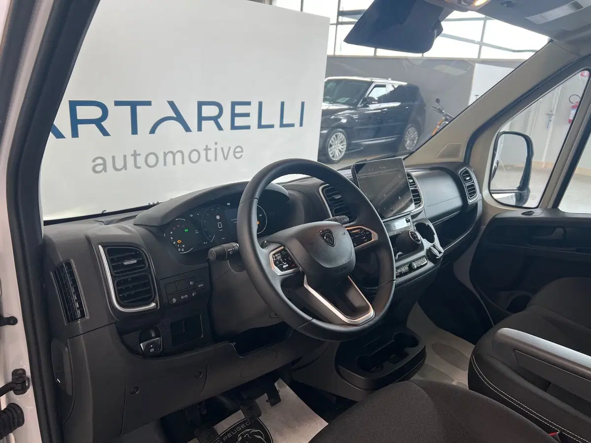 Peugeot Boxer Furgone nuova a Bari (15)