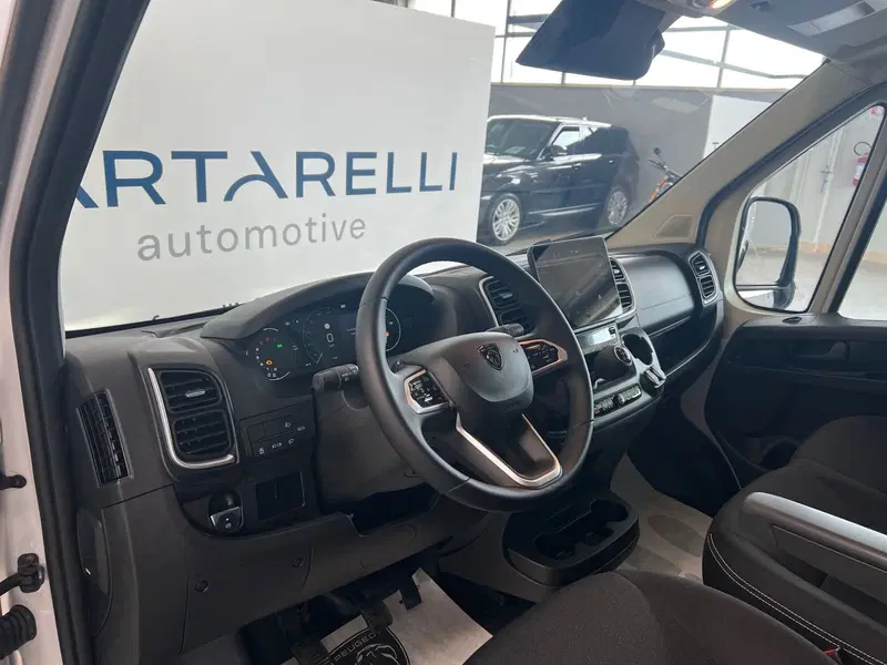 Peugeot Boxer Furgone nuova a Bari (15)
