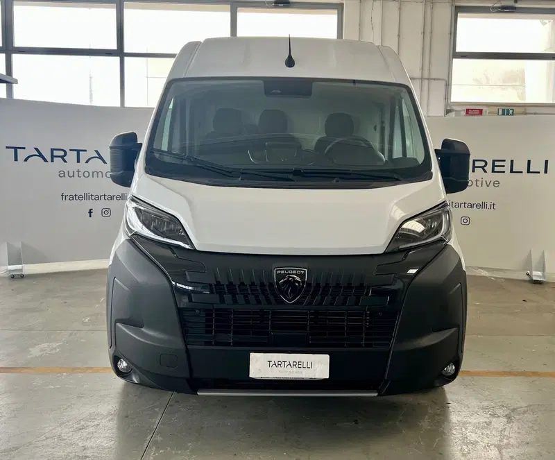 Peugeot Boxer Furgone nuova a Bari (2)