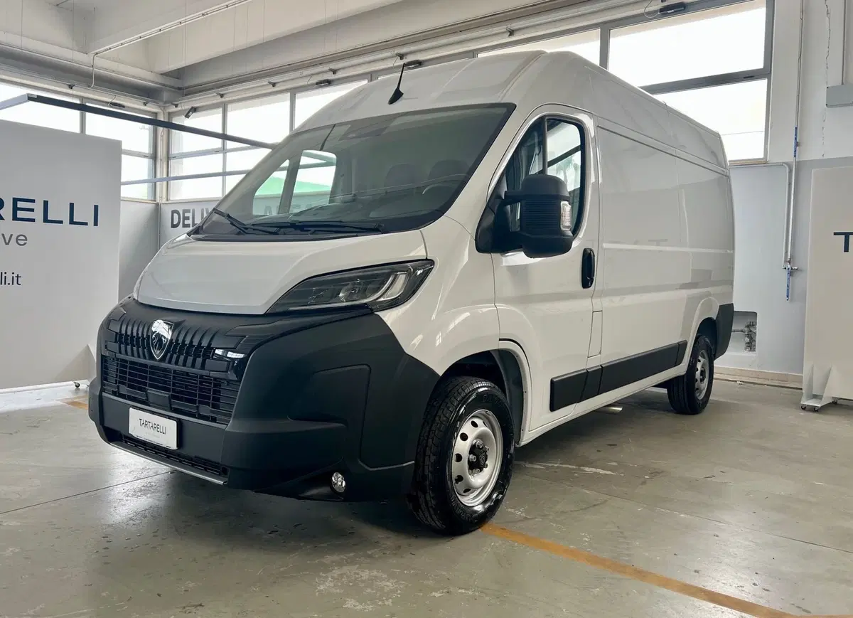 Peugeot Boxer Furgone nuova a Bari (3)