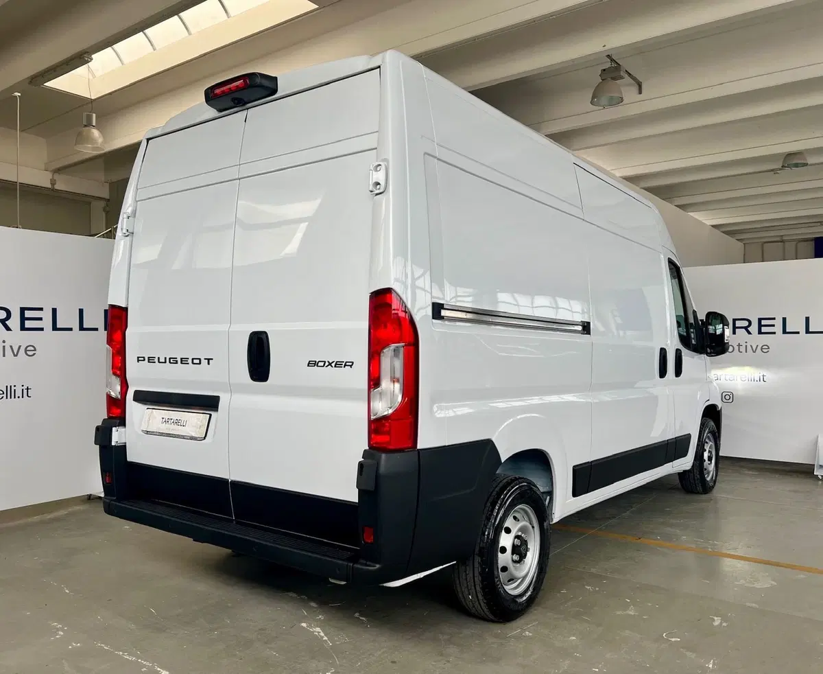 Peugeot Boxer Furgone nuova a Bari (8)